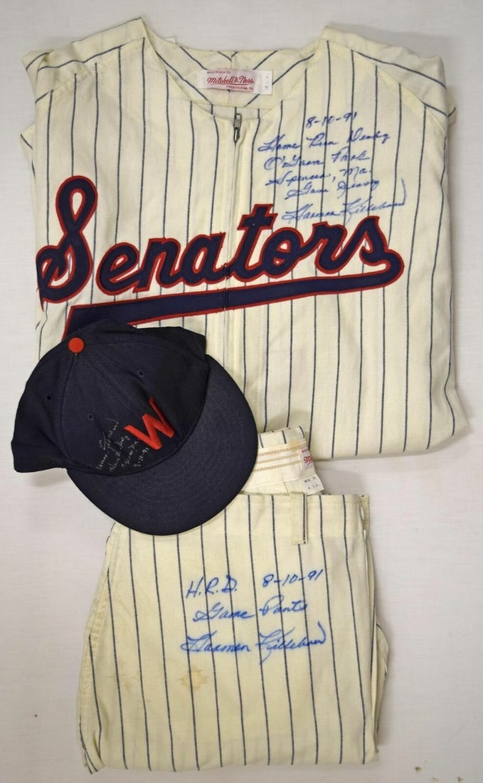 Harmon Killebrew Game Worn Signed Jersey with PSA COA: Harmon Killebrew Game Worn Signed Jersey with PSA COA Own a piece of baseball history with this unique Harmon Killebrew game-worn jersey, signed by the legendary player himself. This original uniform