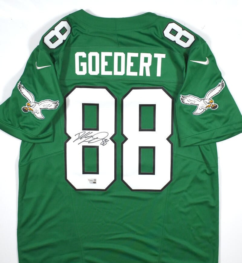 Dallas Goedert Signed Eagles Kelly Green Limited Jersey Fanatics: Dallas Goedert Signed Eagles Kelly Green Limited Jersey Fanatics This is a pre-owned, original Philadelphia Eagles jersey signed by Dallas Goedert. Crafted by Nike in a striking Kelly Green color, thi