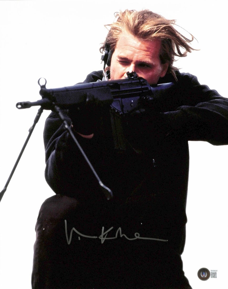 Val Kilmer Signed 11x14 Chris Shiherlis Heat Photo Beckett Certified: Val Kilmer Signed 11x14 Chris Shiherlis Heat Photo Beckett Certified This stunning 11x14 photograph features Val Kilmer in his iconic role as Chris Shiherlis from the classic film Heat. The photograph