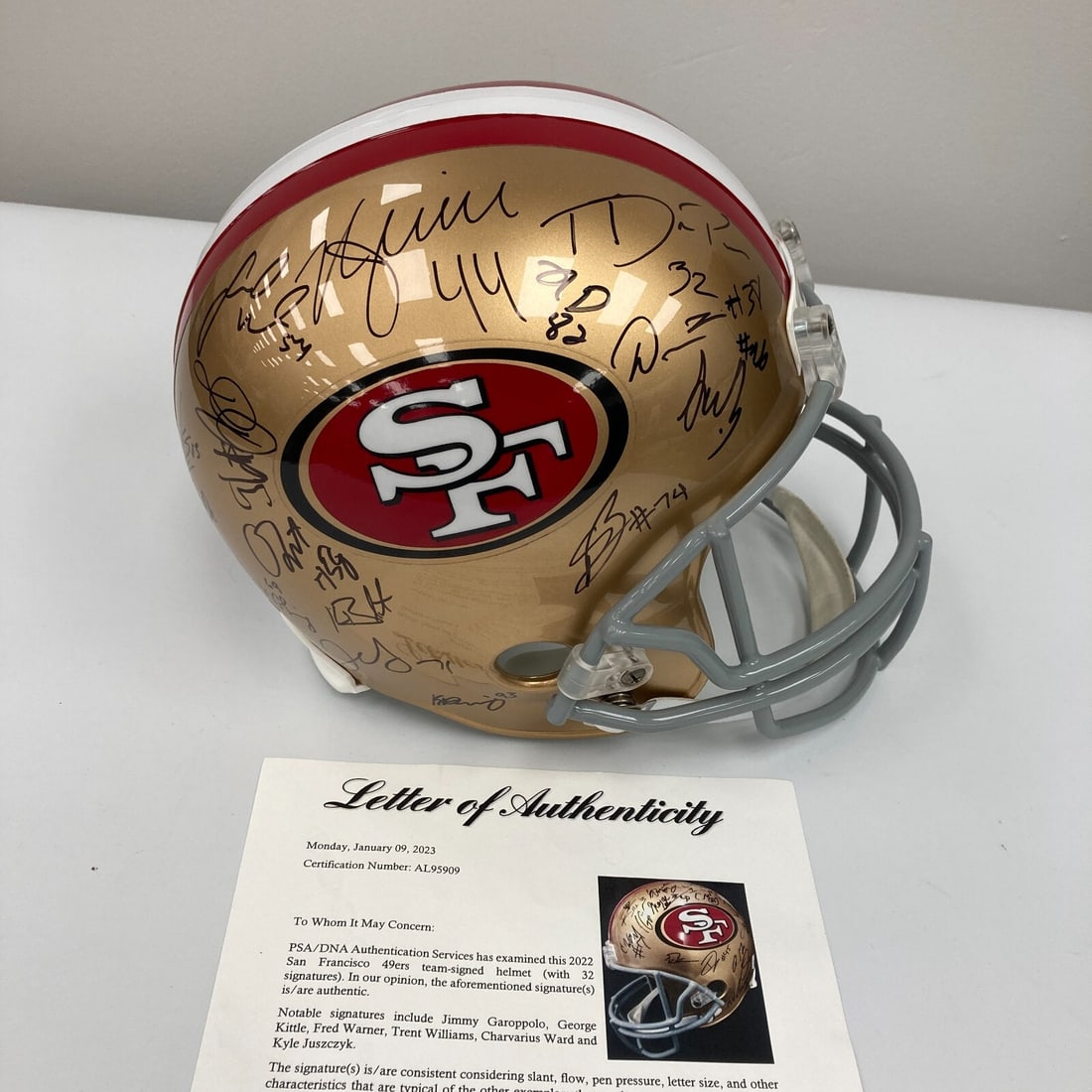 2022 San Francisco 49ers Team Signed Helmet with 32 Autographs PSA COA: 2022 San Francisco 49ers Team Signed Helmet with 32 Autographs PSA COA This 2022 San Francisco 49ers full-size helmet features an impressive collection of 32 player signatures, making it a must-have f