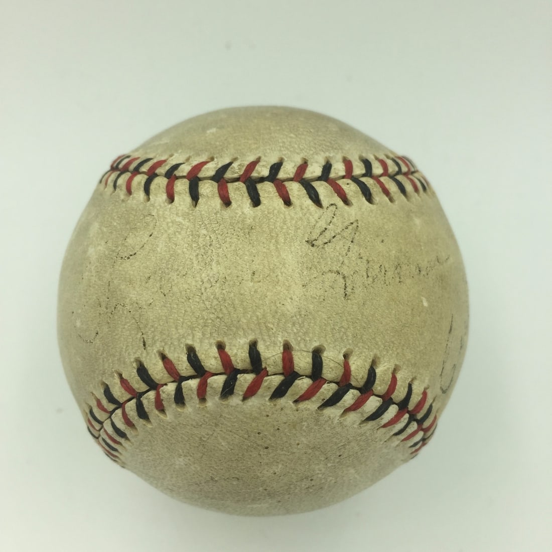 Charlie Grimm 1935 Chicago Cubs Signed Baseball JSA COA: Charlie Grimm 1935 Chicago Cubs Signed Baseball JSA COA Celebrate baseball history with this original 1935 Chicago Cubs signed National League baseball, autographed by Charlie Grimm during the Cubs' c