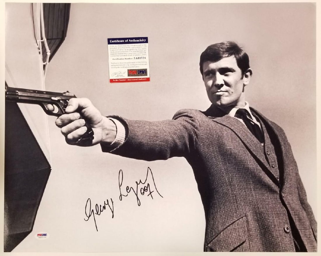 George Lazenby Signed 16x20 James Bond Photo PSA/DNA Certified: George Lazenby Signed 16x20 James Bond Photo PSA/DNA Certified This stunning 16x20 photograph features George Lazenby as James Bond, showcasing his iconic portrayal of the legendary spy. The photograp