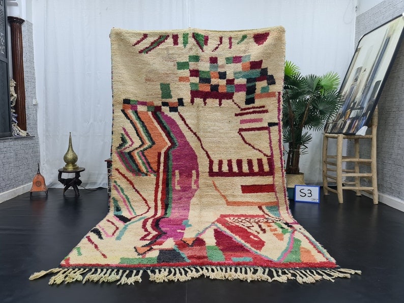 Elegant Handmade Moroccan Berber Wool Rug 8 x 5 Feet: Elegant Handmade Moroccan Berber Wool Rug 8 x 5 Feet Discover the beauty of this Elegant Artistic Handmade Moroccan Berber Wool Rug. Crafted by skilled local Berber women weavers in the breathtaking A