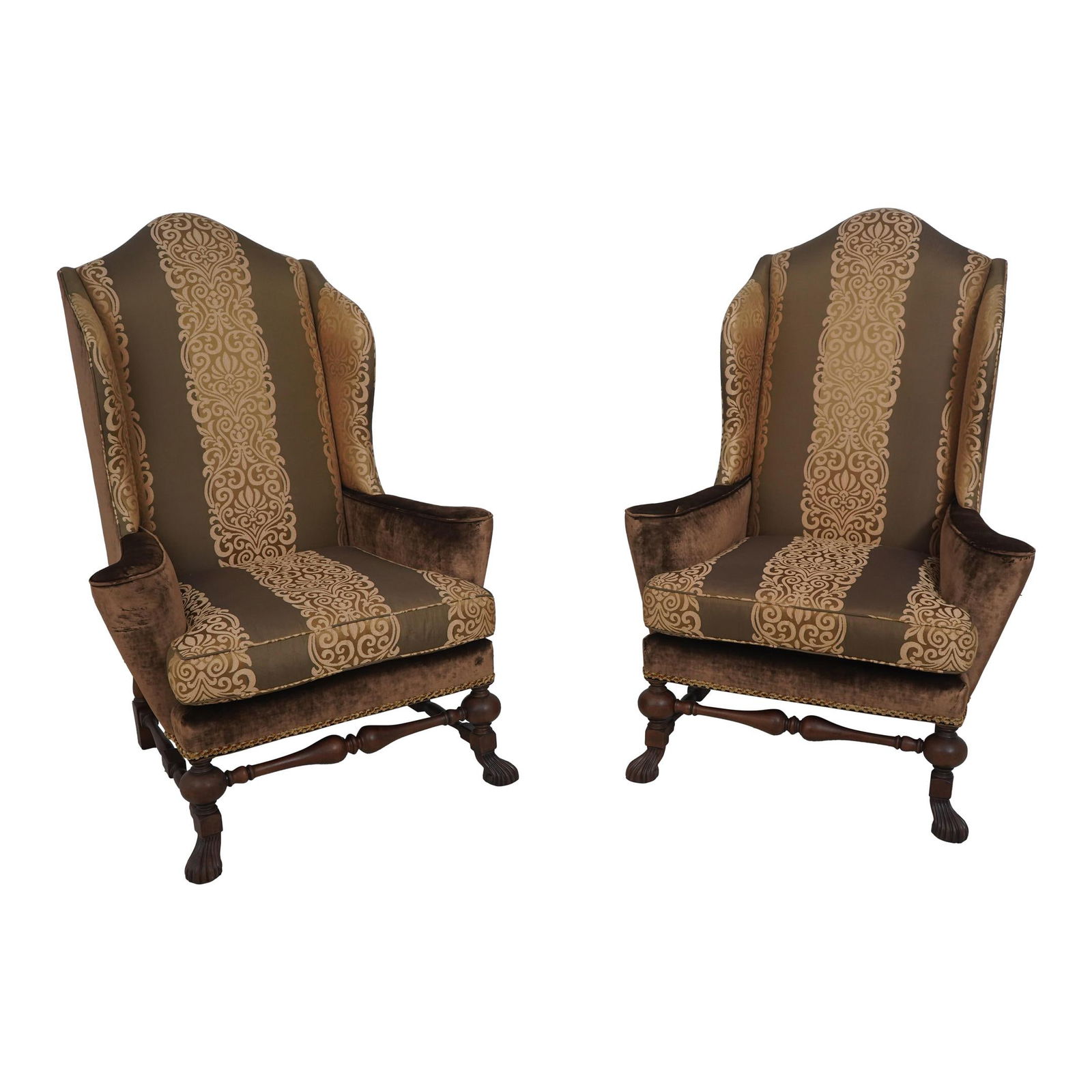 Elegant Pair of Baker Stately Homes Wing Back Chairs (1 of 10)