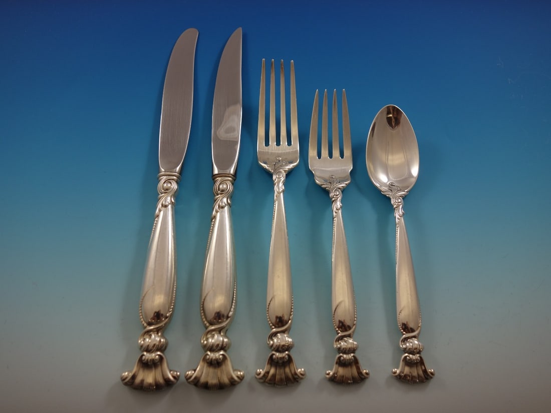Wallace Romance of the Sea Sterling Silver Flatware Set 40 Pieces: Wallace Romance of the Sea Sterling Silver Flatware Set 40 Pieces Discover the exquisite Romance of the Sea flatware set by Wallace, crafted from high-quality sterling silver. This elegant 40-piece se