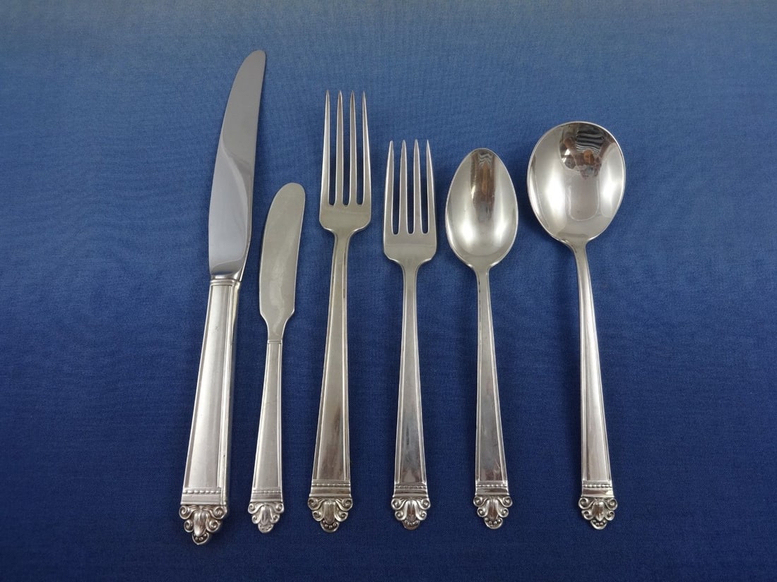 Watson Juliana Sterling Silver Flatware Set 57 Pieces for 8 with Storage Chest: Watson Juliana Sterling Silver Flatware Set 57 Pieces for 8 with Storage Chest Discover the timeless elegance of the Juliana by Watson Sterling Silver Flatware Set, crafted between 1900 and 1940. This