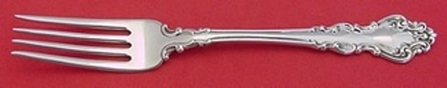 Reed and Barton Spanish Baroque Sterling Silver Dinner Fork 7 7/8": Reed and Barton Spanish Baroque Sterling Silver Dinner Fork 7 7/8" Experience the timeless elegance of the Spanish Baroque pattern by Reed & Barton with this exquisite sterling silver dinner fork. Mea