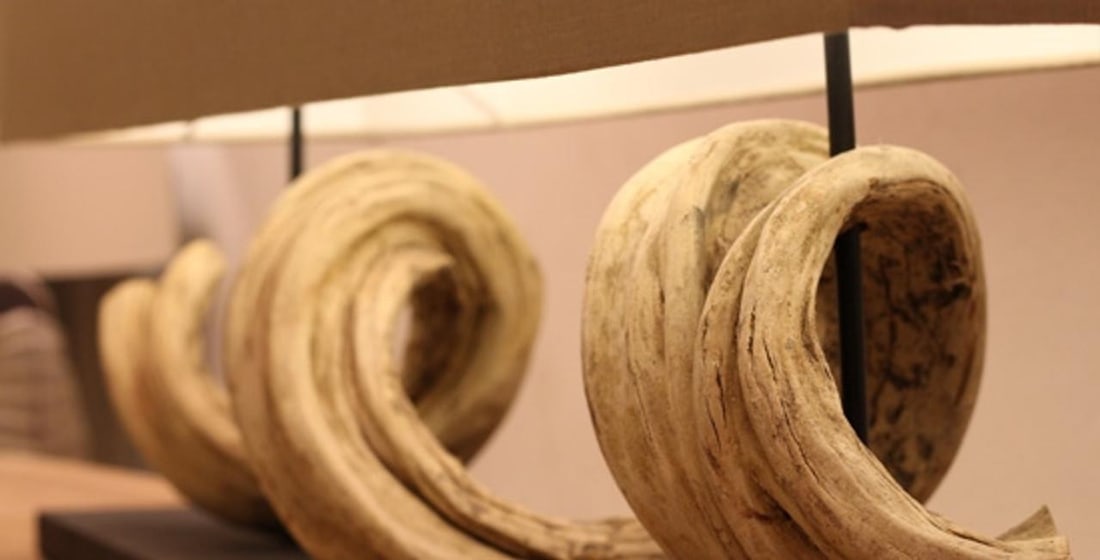 Figuvine Classic Lamp 26.5H Black Wood Linen Shade: Figuvine Classic Lamp 26.5H Black Wood Linen Shade Illuminate your space with this Elegant Figuvine Lamp, featuring a classic design that complements any decor. The lamp stands at a height of 26.50 in