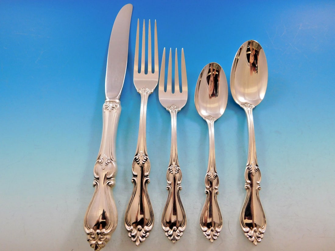 Towle Queen Elizabeth I Sterling Silver Flatware Set 40 Pieces with Storage Chest: Towle Queen Elizabeth I Sterling Silver Flatware Set 40 Pieces with Storage Chest Experience the elegance of the Queen Elizabeth I Sterling Silver Flatware Set by Towle, inspired by the golden age of