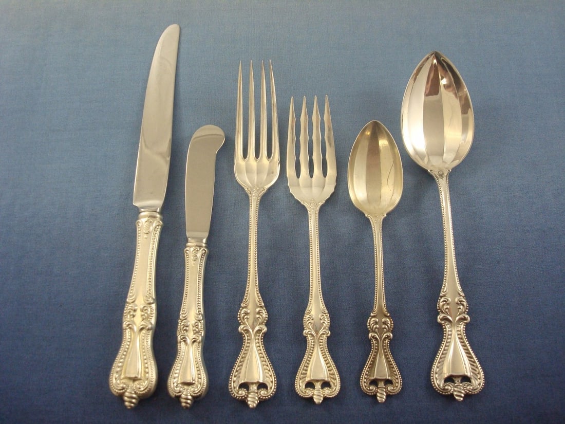 Towle Old Colonial Sterling Silver Flatware Set 80 Pieces for 12 with Storage Chest (1 of 8)
