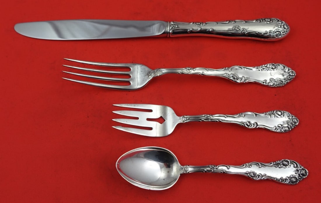 Towle Old English Sterling Silver 4-Piece Dinner Place Setting: Towle Old English Sterling Silver 4-Piece Dinner Place Setting Enhance your dining experience with this exquisite 4-piece dinner size place setting from the Old English pattern by Towle. Crafted from