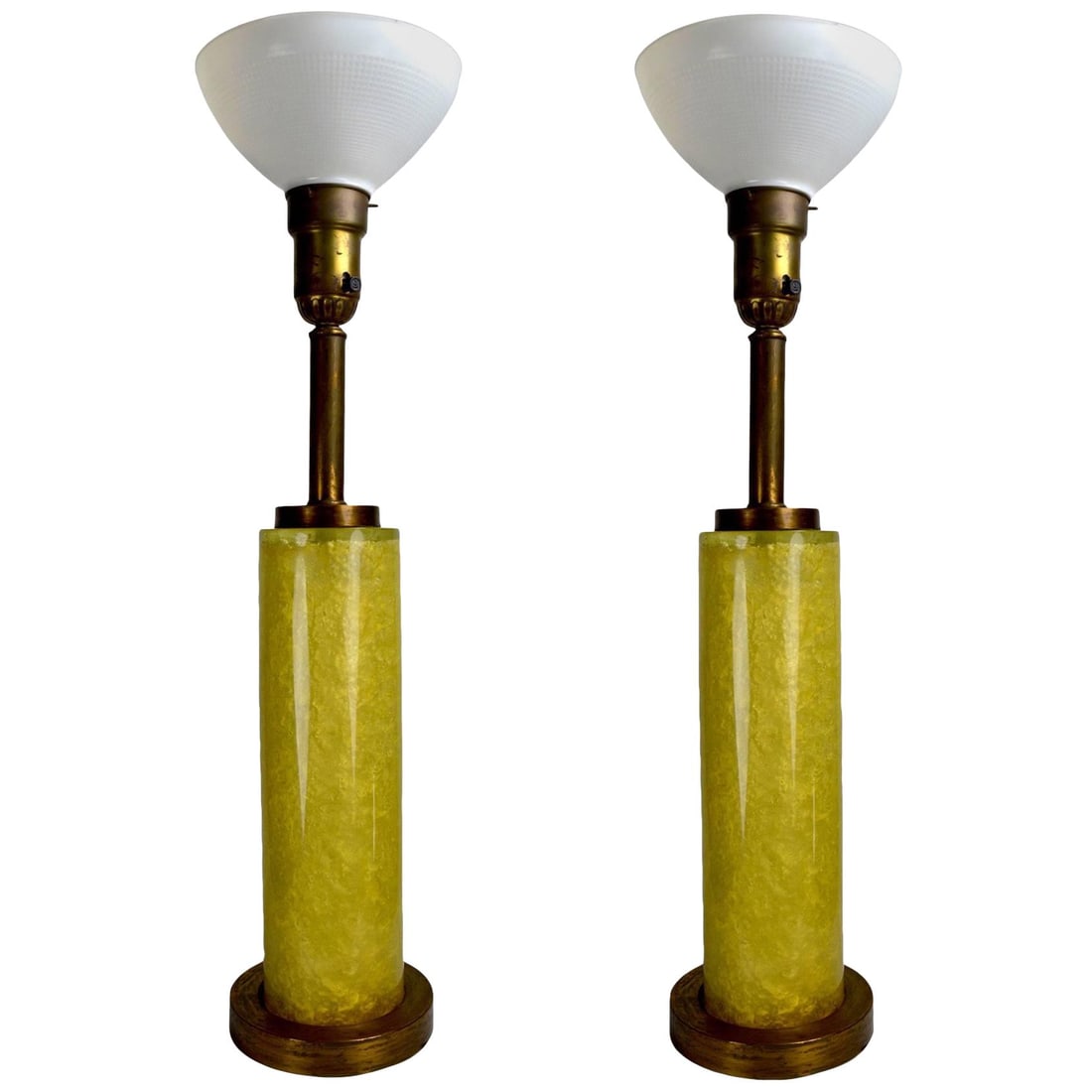 Vintage Pair of Yellow Fractal Acrylic Resin Lamps: Vintage Pair of Yellow Fractal Acrylic Resin Lamps This stunning pair of Fractal Acrylic Resin Lamps features a unique internal crackle texture, providing a distinctive aesthetic to your space. Each l