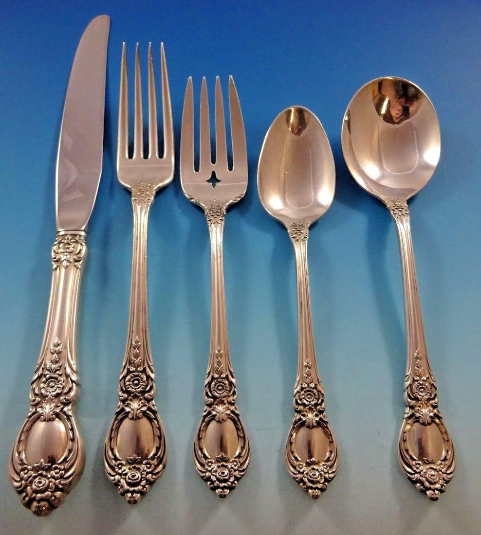 Oneida Stanton Hall Sterling Silver Flatware Set for 8 43 Pieces with Storage Chest: Oneida Stanton Hall Sterling Silver Flatware Set for 8 43 Pieces with Storage Chest This exquisite Stanton Hall by Oneida sterling silver flatware set is designed for 8 and includes a total of 43 piec