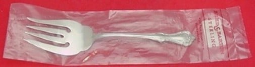 Reed & Barton Rose Cascade Sterling Silver Cold Meat Fork 8.5" New: Reed & Barton Rose Cascade Sterling Silver Cold Meat Fork 8.5" New Introducing the Rose Cascade Cold Meat Fork by Reed & Barton, crafted in luxurious sterling silver. This stunning fork measures 8 1/2