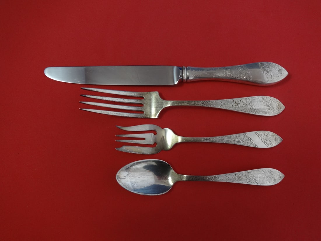 Schofield Frabee Sterling Silver 4-Piece Dinner Place Setting: Schofield Frabee Sterling Silver 4-Piece Dinner Place Setting Enhance your dining experience with this exquisite 4-piece dinner place setting in the elegant Frabee pattern by Schofield. Crafted from h