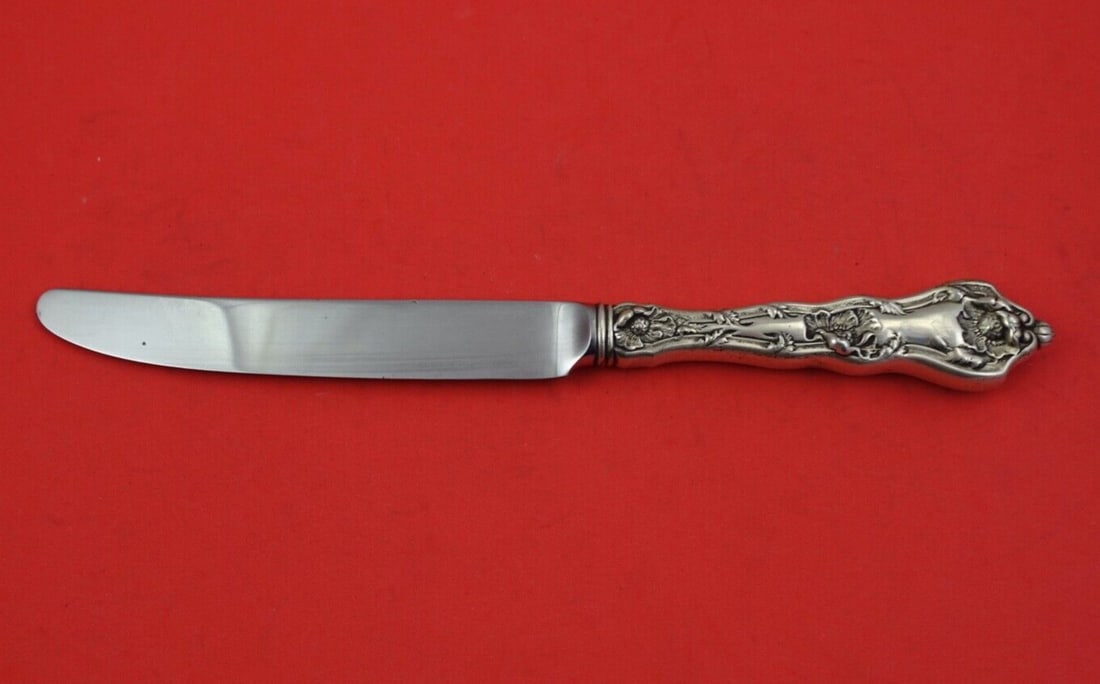 Reed & Barton Intaglio Sterling Silver Dinner Knife 10": Reed & Barton Intaglio Sterling Silver Dinner Knife 10" Experience elegance with the Intaglio Sterling Silver Dinner Knife by Reed & Barton, featuring a refined French design. Crafted from high-qualit