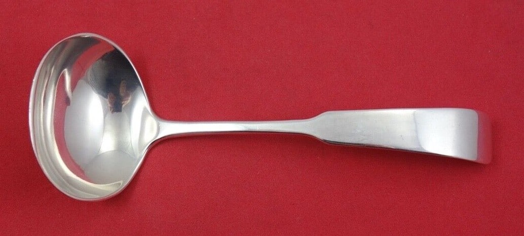 Erickson Silver Chino Sterling Silver Gravy Ladle 6.25 inches: Erickson Silver Chino Sterling Silver Gravy Ladle 6.25 inches This exquisite gravy ladle, crafted by Erickson Silver, features a classic Chino pattern and is made of high-quality sterling silver. Meas