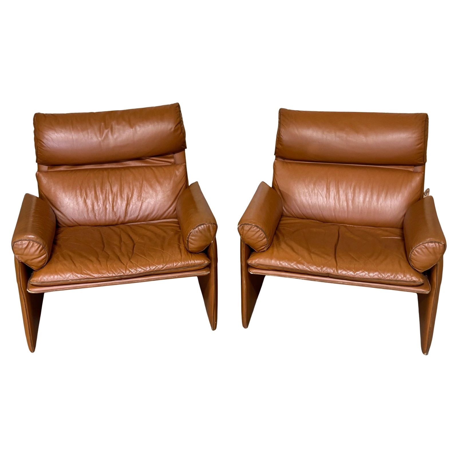 Set of 2 Saddle Brown Leather Lounge Chairs by Giovanni Offredi for Saporiti 1970s Italy: Set of 2 Saddle Brown Leather Lounge Chairs by Giovanni Offredi for Saporiti 1970s Italy Discover the elegance of this pair of Saddle Brown Leather Lounge Chairs, designed by Giovanni Offredi for Sapo