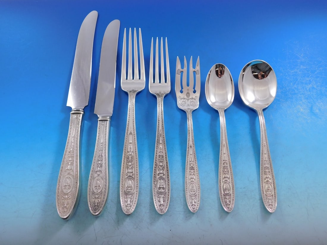 International Silver Wedgwood Sterling Silver Flatware Set 86 pcs: International Silver Wedgwood Sterling Silver Flatware Set 86 pcs Discover the elegance of the Wedgwood flatware service by International Sterling, a stunning collection that embodies classic traditio