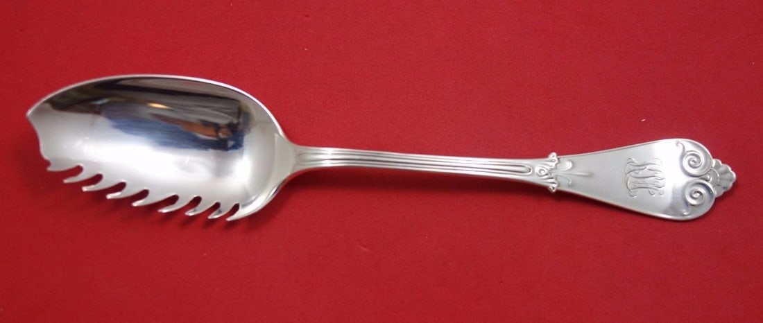 Tiffany & Co Beekman Sterling Silver Macaroni Server 8 3/8 Inch Custom: Tiffany & Co Beekman Sterling Silver Macaroni Server 8 3/8 Inch Custom This exquisite Beekman macaroni server by Tiffany & Co. is a stunning addition to any dining collection. Made from high-quality s