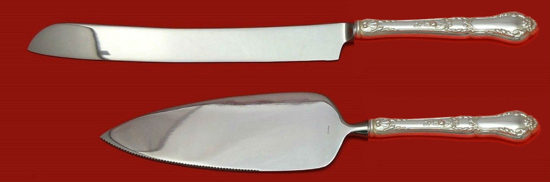 Gorham Baronial Old Sterling Silver Wedding Cake Set 2pc: Gorham Baronial Old Sterling Silver Wedding Cake Set 2pc This exquisite two-piece wedding cake set, crafted by Gorham, features the elegant Baronial Old pattern. Made from high-quality sterling silver