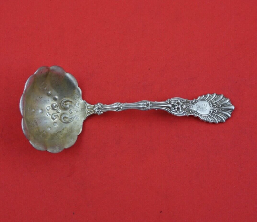 Whiting Radiant Sterling Silver Gravy Ladle Fancy Bowl 7.5 Inch: Whiting Radiant Sterling Silver Gravy Ladle Fancy Bowl 7.5 Inch Introducing the Radiant Gravy Ladle by Whiting, a stunning piece crafted from high-quality sterling silver. This ladle features a fancy