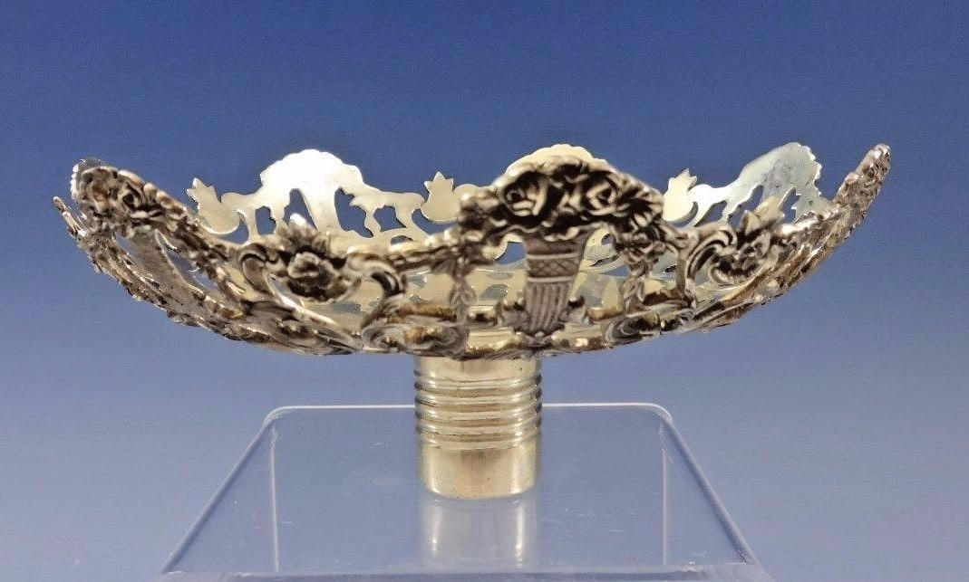 Reed & Barton Francis I Sterling Silver Bobeche Candle Holder 6": Reed & Barton Francis I Sterling Silver Bobeche Candle Holder 6" Enhance your candle display with this exquisite Francis I by Reed & Barton sterling silver bobeche. Crafted in the elegant Francis I pa