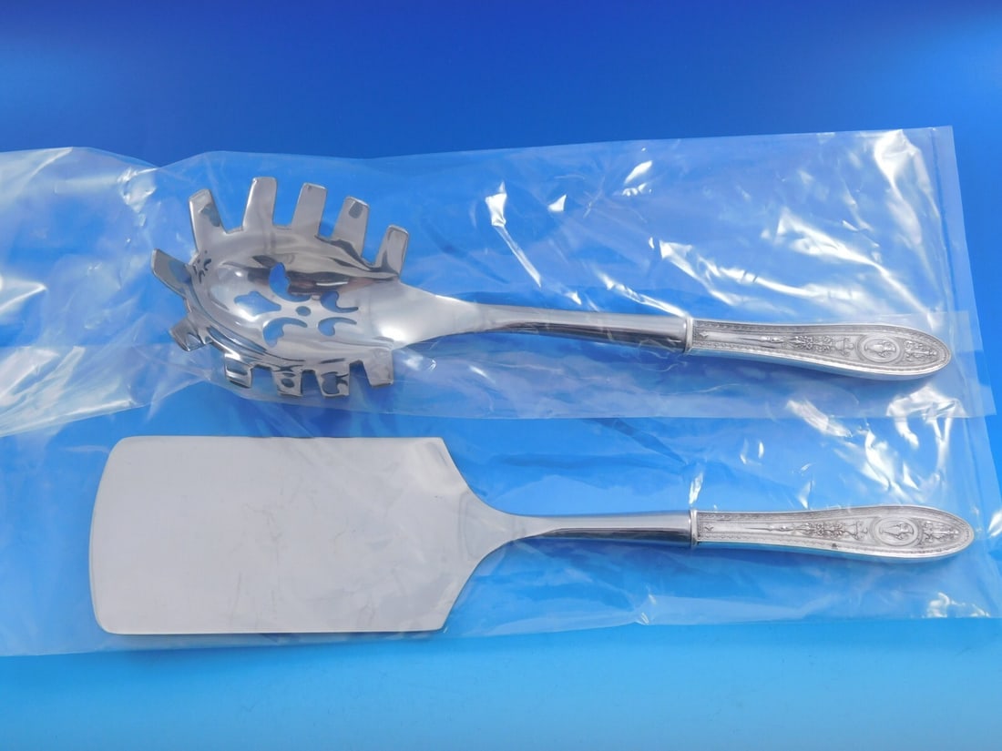 Wedgwood by International Sterling Silver 2pc Pasta Server Set: Wedgwood by International Sterling Silver 2pc Pasta Server Set Enhance your dining experience with this exquisite Wedgwood by International Sterling Italian Pasta Server Set, featuring a two-piece des