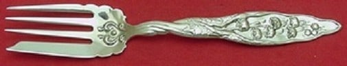 Whiting Lily of the Valley Sterling Silver Salad Fork 4-Tine 6.25 Inch: Whiting Lily of the Valley Sterling Silver Salad Fork 4-Tine 6.25 Inch Presenting a stunning 4-tine salad fork from the renowned Lily of the Valley pattern by Whiting. Crafted from high-quality sterli