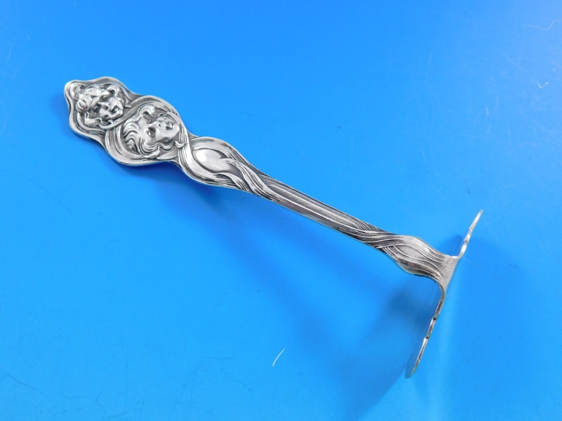 Unger Sterling Silver Baby Food Pusher Cupid Sunbeams Art Nouveau 4 Inch: Unger Sterling Silver Baby Food Pusher Cupid Sunbeams Art Nouveau 4 Inch This exquisite baby food pusher, crafted by Unger, showcases the elegant "Cupid Sunbeams" pattern, emblematic of the Art Nouvea
