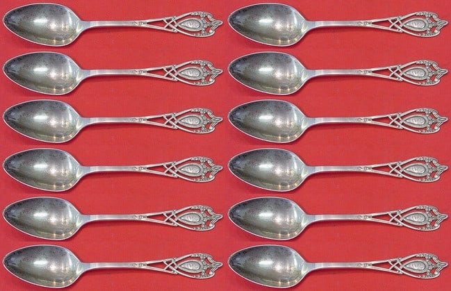 Lunt Monticello Sterling Silver Teaspoon Set 12 Pieces 5 3/4 Inches: Lunt Monticello Sterling Silver Teaspoon Set 12 Pieces 5 3/4 Inches Discover the elegance of the Monticello pattern by Lunt with this exquisite 12-piece sterling silver teaspoon set. Each teaspoon mea