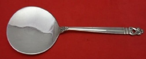 International Sterling Silver Royal Danish Tomato Server 7 7/8": International Sterling Silver Royal Danish Tomato Server 7 7/8" This exquisite tomato server is crafted from high-quality sterling silver and features the elegant Royal Danish pattern by International