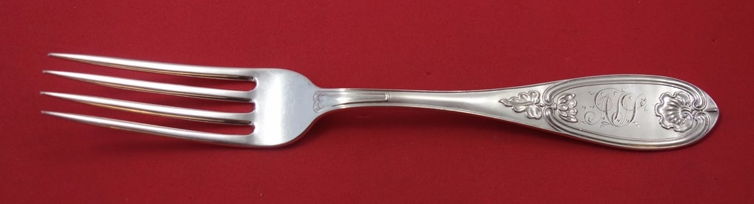 Rare Vanderslice Waterlily Sterling Silver Dinner Fork 7 5/8": Rare Vanderslice Waterlily Sterling Silver Dinner Fork 7 5/8" This exquisite Waterlily dinner fork by Vanderslice measures 7 5/8 inches and is crafted from high-quality sterling silver. Dating back to