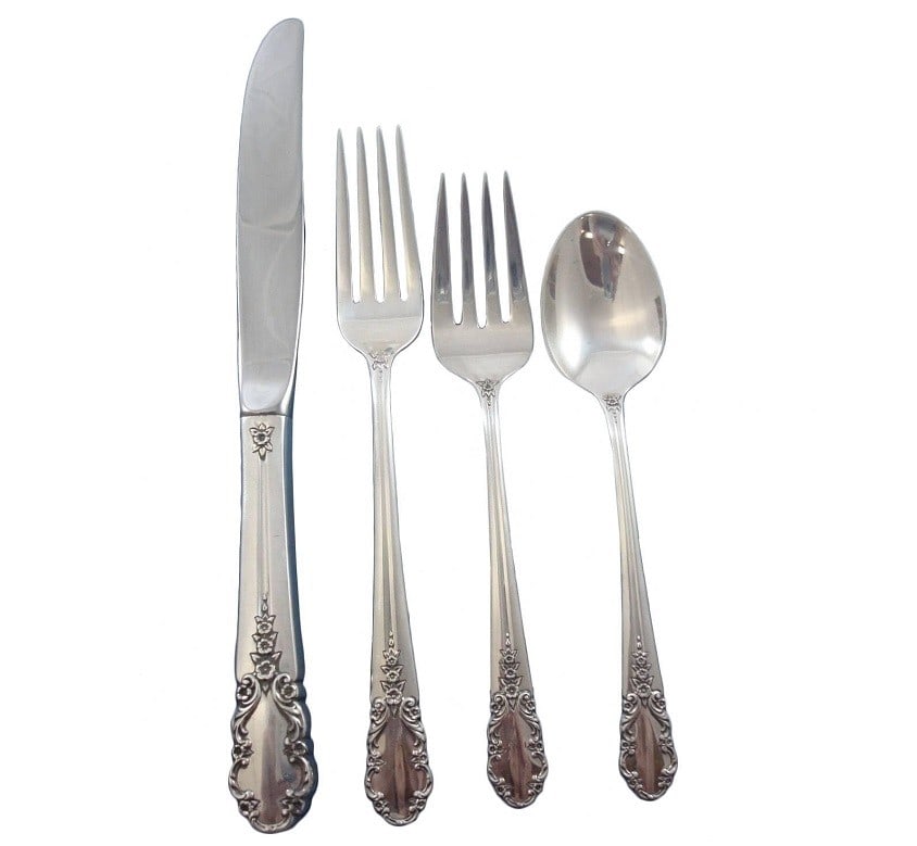 International Sterling Silver Bridal Veil Flatware Set 35 pcs for 8 with Storage Chest: International Sterling Silver Bridal Veil Flatware Set 35 pcs for 8 with Storage Chest Elevate your dining experience with this exquisite Bridal Veil flatware set by International Sterling. Crafted fr