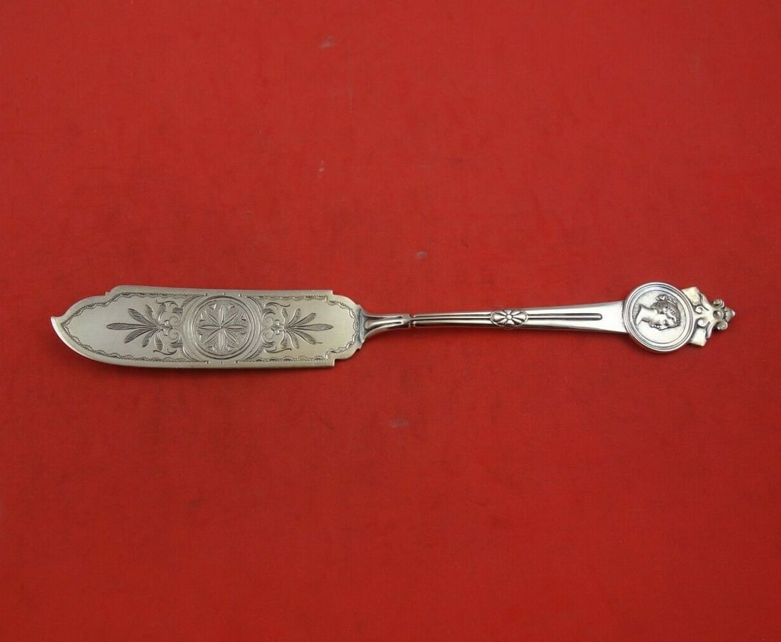 Gorham Medallion Sterling Silver Master Butter Knife 7 3/4 with Bright-Cut Flower: Gorham Medallion Sterling Silver Master Butter Knife 7 3/4 with Bright-Cut Flower This exquisite Master Butter Knife from Gorham's Medallion pattern showcases a stunning bright-cut flower design. Craf