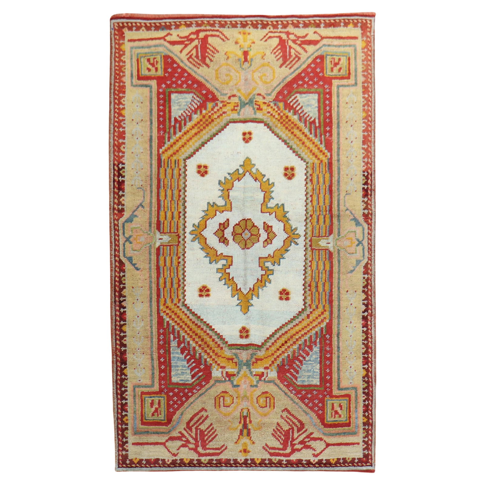 Vibrant Antique Turkish Ghiordes Rug Early 20th Century Wool Hand-Woven 44 x 65: Vibrant Antique Turkish Ghiordes Rug Early 20th Century Wool Hand-Woven 44 x 65 This vibrant early 20th-century Turkish Ghiordes rug showcases a beautiful Elizabethan style with colorful floral and mu