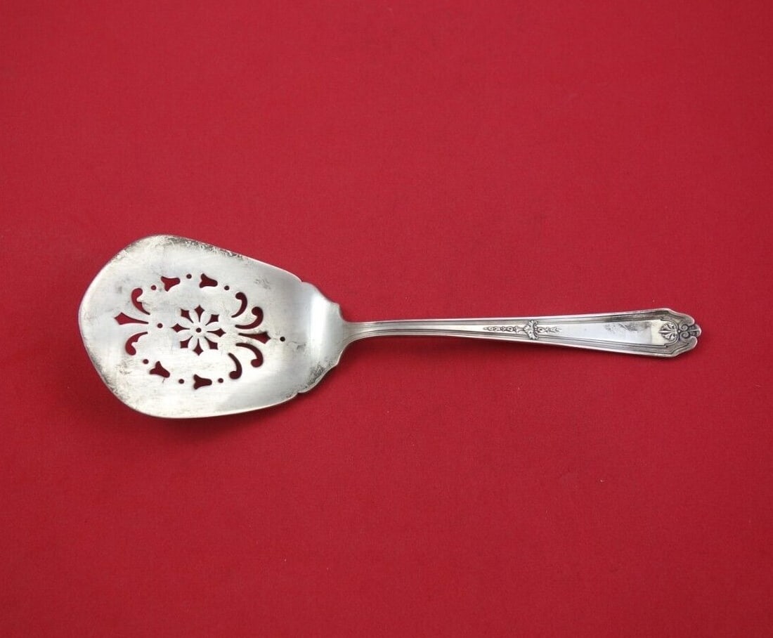 Alvin Gainsborough Sterling Silver Tomato Server 7 5/8 Inch: Alvin Gainsborough Sterling Silver Tomato Server 7 5/8 Inch This exquisite Gainsborough tomato server by Alvin is crafted from high-quality sterling silver. Measuring 7 5/8 inches, this serving piece