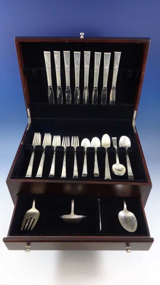 Reed & Barton Classic Rose Sterling Silver Flatware Set 52 Pieces for 8: Reed & Barton Classic Rose Sterling Silver Flatware Set 52 Pieces for 8 Enhance your dining experience with this exquisite Classic Rose Sterling Silver Flatware Set by Reed & Barton, featuring 52 piec