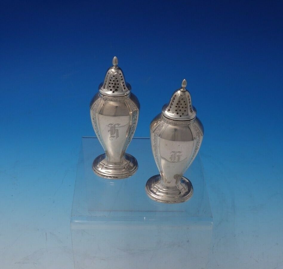 Towle Virginia Carvel Sterling Silver Salt Pepper Shaker Set 2pc: Towle Virginia Carvel Sterling Silver Salt Pepper Shaker Set 2pc This exquisite two-piece salt and pepper shaker set features the Virginia Carvel pattern by Towle, crafted from high-quality sterling s