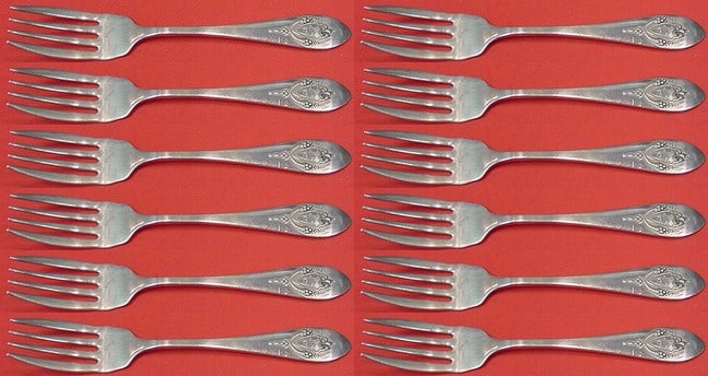 Lunt Mount Vernon Sterling Silver Salad Fork Set of 12 6 Inch: Lunt Mount Vernon Sterling Silver Salad Fork Set of 12 6 Inch This exquisite set of 12 salad forks features the elegant Mount Vernon pattern by Lunt, crafted from high-quality sterling silver. Each fo