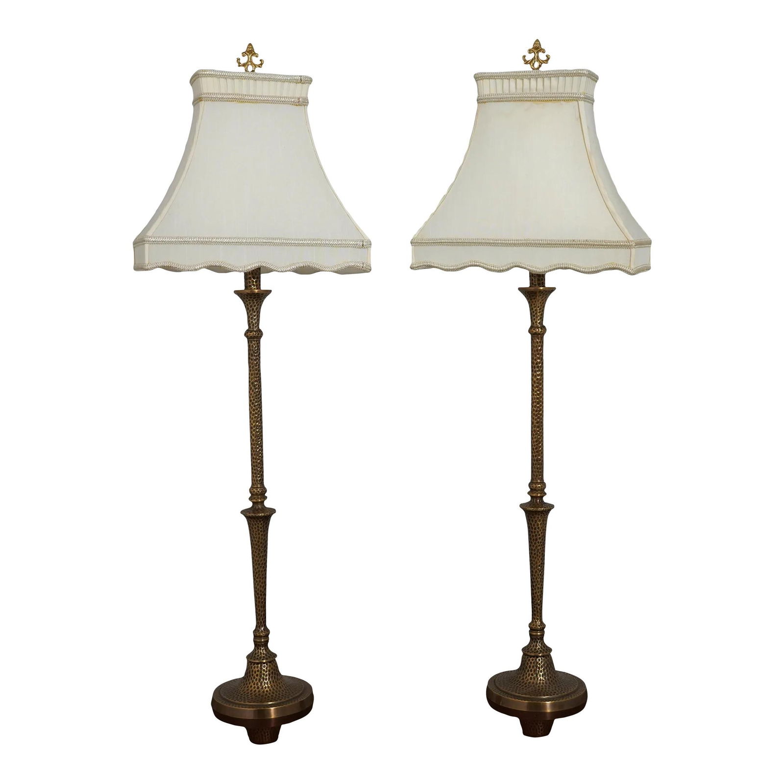 Elegant Bradburn Galleries Hammered Bronze Table Lamps Pair: Elegant Bradburn Galleries Hammered Bronze Table Lamps Pair Enhance your living space with this elegant Pair of Bradburn Galleries Hammered Bronze Table Lamps, showcasing a modern Arts & Crafts style.