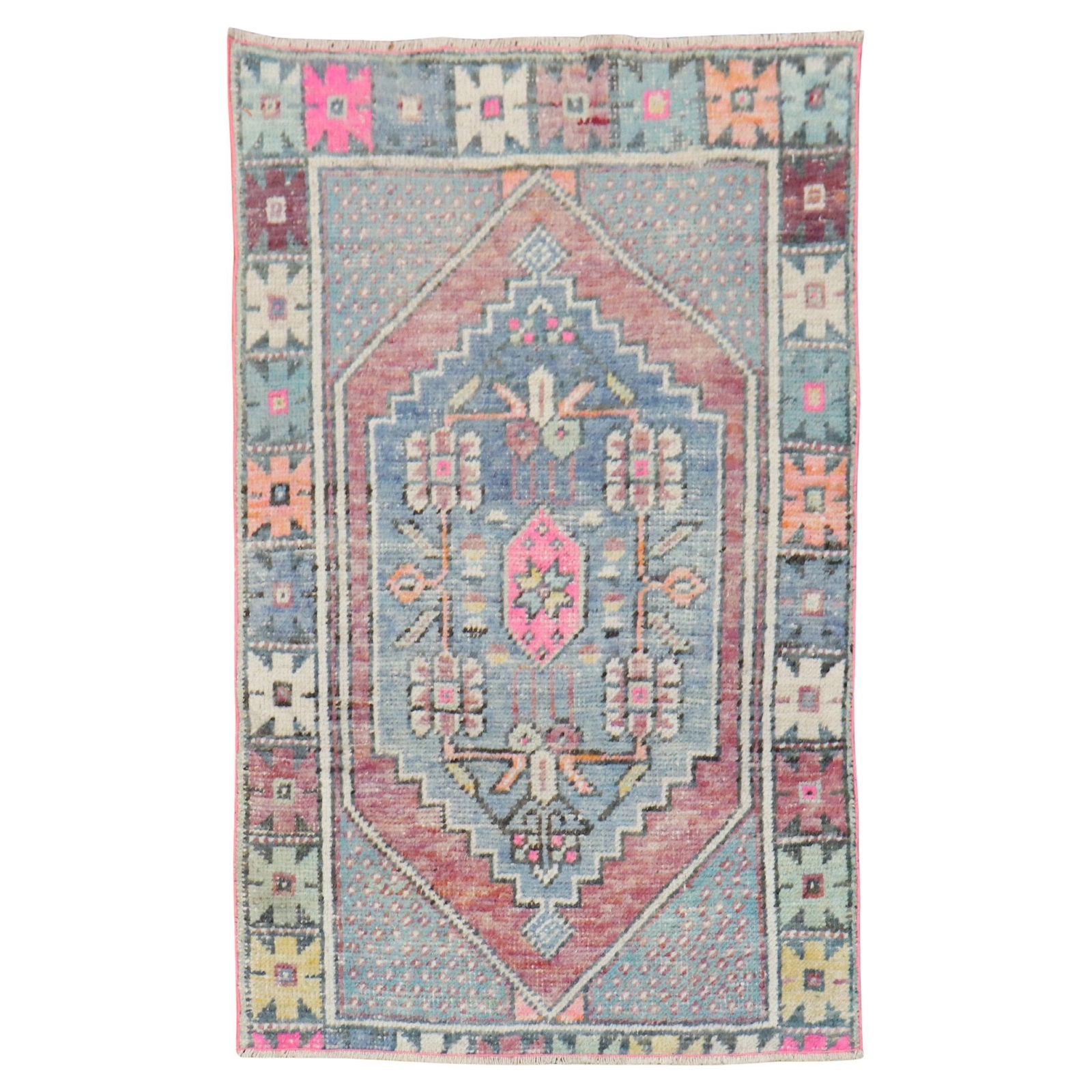 Mid-20th Century Hand-Knotted Turkish Lavender Pink Rug 31x47: Mid-20th Century Hand-Knotted Turkish Lavender Pink Rug 31x47 Discover the charm of this vintage Turkish Lavender Pink Anatolian Small Rug, a beautiful addition to any country-style decor. Hand-knotte
