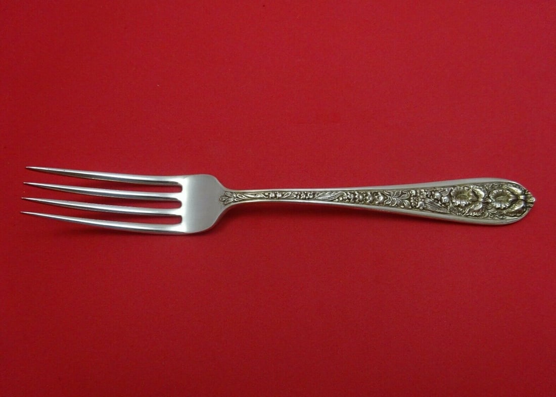 Stieff Corsage Sterling Silver Dinner Fork Vintage 7.5 Inch Flatware: Stieff Corsage Sterling Silver Dinner Fork Vintage 7.5 Inch Flatware This vintage Corsage dinner fork, crafted by Stieff, showcases exquisite craftsmanship in sterling silver. Measuring 7 1/2 inches,