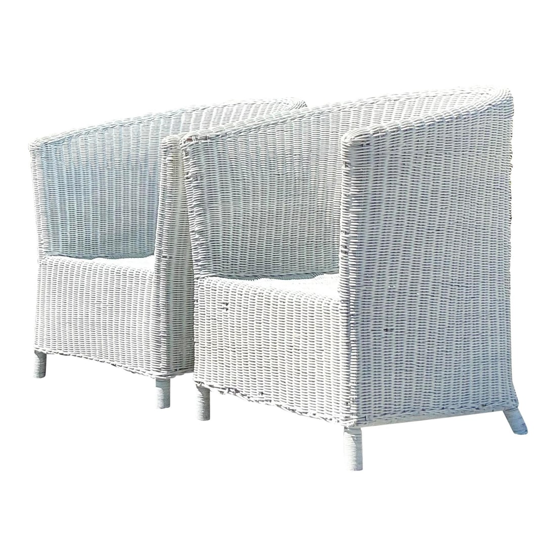 Elegant Vintage Woven Rattan Tub Chairs - Pair in White: Elegant Vintage Woven Rattan Tub Chairs - Pair in White Enhance your living space with this stunning pair of vintage woven rattan tub chairs, designed to embody effortless coastal elegance. Featuring