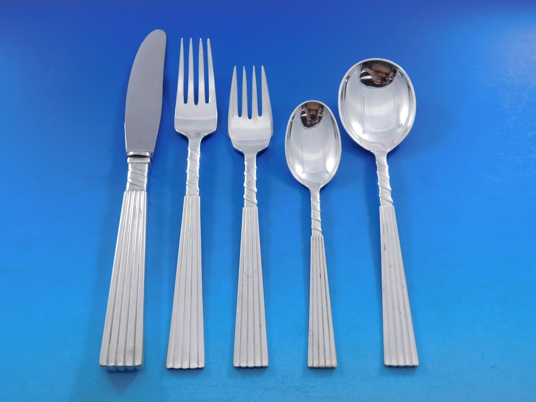 E. Dragsted Plisse Sterling Silver Flatware Set 40 pcs Mid-Century Modern: E. Dragsted Plisse Sterling Silver Flatware Set 40 pcs Mid-Century Modern Enhance your dining experience with this exquisite Plisse Pleated flatware set by E. Dragsted, featuring a stunning mid-centur