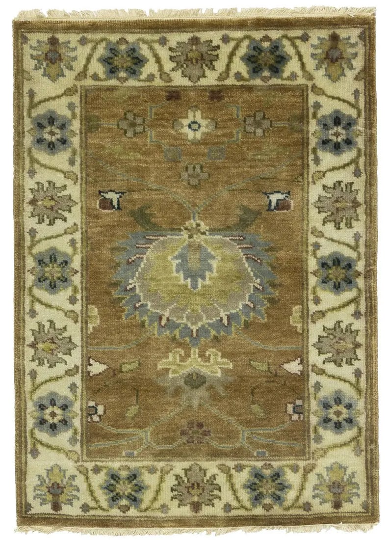 Hand-Knotted 2x3 Oushak Chobi Floral Wool Rug: Hand-Knotted 2x3 Oushak Chobi Floral Wool Rug Enhance your space with this exquisite Hand-Knotted Oushak Chobi Rug, featuring a stunning floral transitional design. Measuring 2'2" x 3'0", this area ru