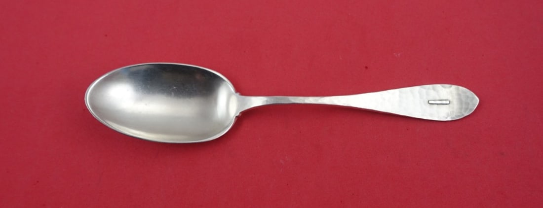 International Van Dyke Sterling Silver Soup Spoon Monogram 'I' 7": International Van Dyke Sterling Silver Soup Spoon Monogram 'I' 7" This exquisite Van Dyke place soup spoon is crafted from high-quality sterling silver, showcasing the timeless elegance of the Interna
