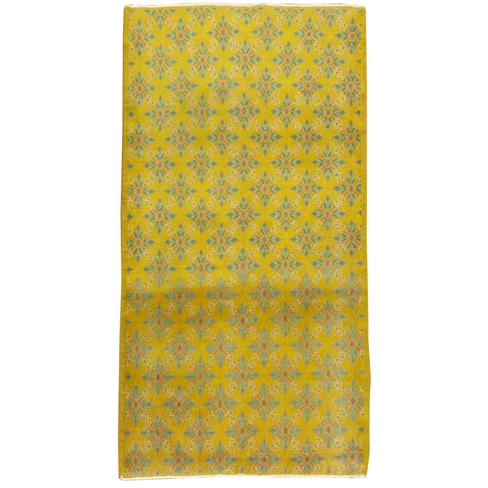 Vintage Tulu Style Yellow Wool Anatolian Rug from Turkey 1930: Vintage Tulu Style Yellow Wool Anatolian Rug from Turkey 1930 Discover the charm of this Vintage Yellow Anatolian Rug, a stunning example of Turkish craftsmanship. This beautiful Tulu-style rug featur