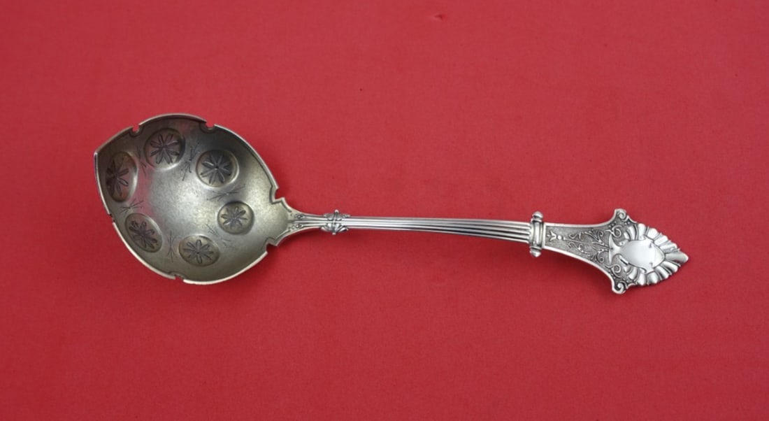 Gorham Louis XIV Sterling Silver Gravy Ladle 7.5 Inch Brite-Cut: Gorham Louis XIV Sterling Silver Gravy Ladle 7.5 Inch Brite-Cut Presenting a stunning Gorham Sterling Silver Gravy Ladle from the renowned Louis XIV pattern. This exquisite piece features a faint gold
