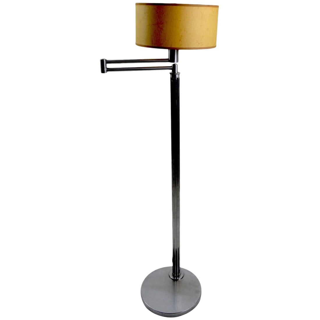 Rare 1930s Walter Von Nessen Swing Arm Floor Lamp Chrome Steel: Rare 1930s Walter Von Nessen Swing Arm Floor Lamp Chrome Steel Discover the elegance of this early and rare version of the iconic Walter Von Nessen swing arm floor lamp, dating back to the 1930s. This